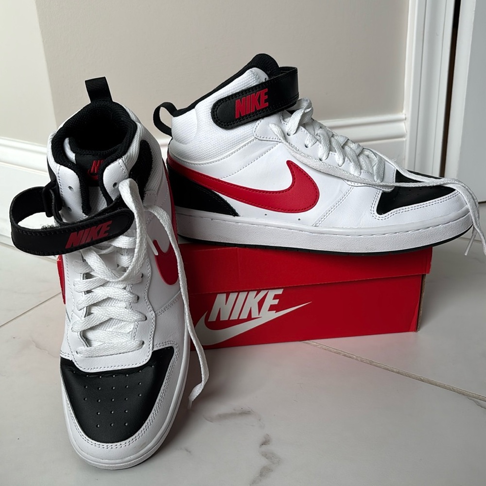 Nike Court Borough Mid 2